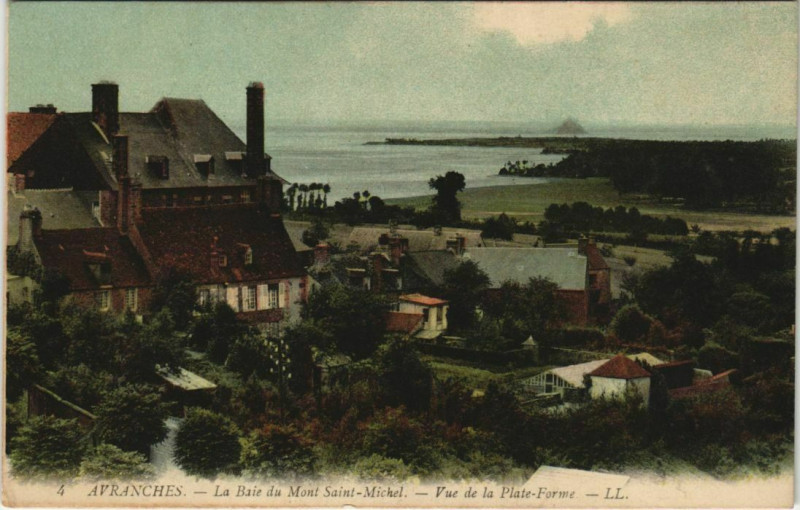 Carte postale ancienne Avranches - La Baie du Mont-Saint-Michel. vue de la Plate-forme à Avranches