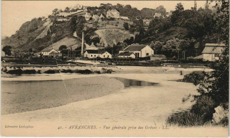 Carte postale ancienne Avranches - Vue générale prise des Greves à Avranches