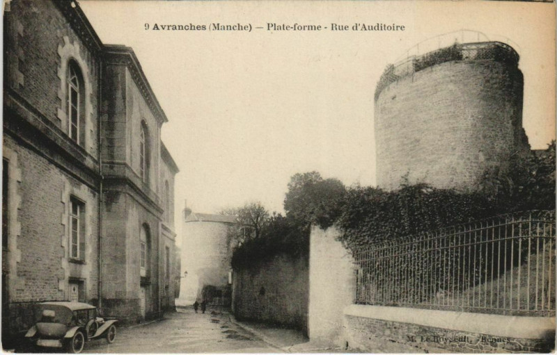 Carte postale ancienne Avranches - Plate-forme - Rue d'Auditoire à Avranches
