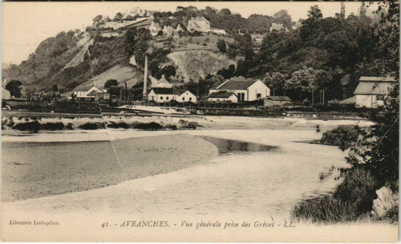 Carte postale ancienne Avranches - Vue générale prise des Greves à Avranches