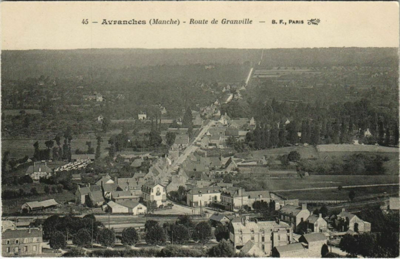 Carte postale ancienne Avranches - Route de Granville à Avranches