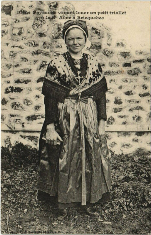 Carte postale ancienne Saint-Aone-Bricquebec - Riche Paysanne
