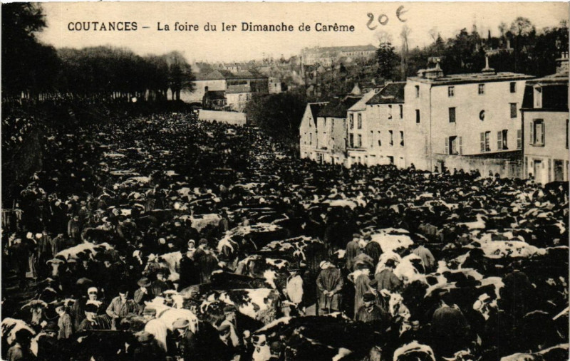 Carte postale ancienne Coutances - La Foire du Ier Dimanche de Careme à Coutances