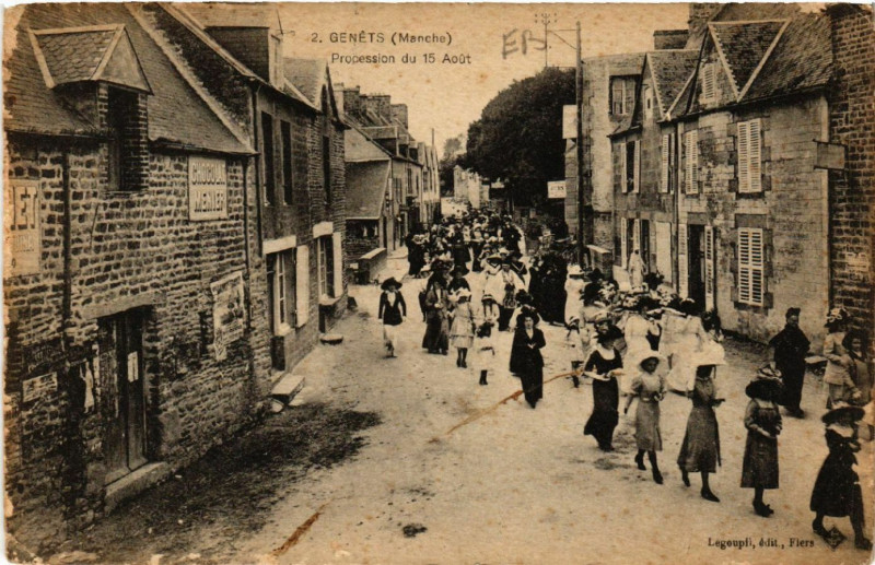 Carte postale ancienne Genets - Procession du 15 Aout à Genêts