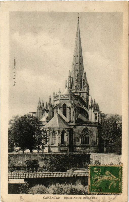 Carte postale ancienne Carentan - Eglise N.-D.-Est