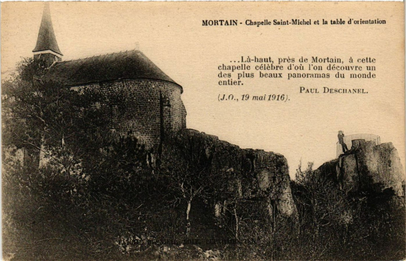 Carte postale ancienne Mortain - Chapelle Saint-Michel et la table d'orientation