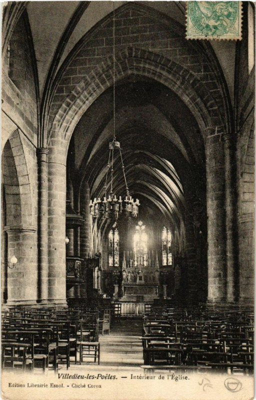 Carte postale ancienne Villedieu-les-Poeles - Intérieur de Eglise