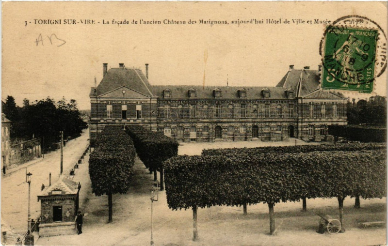 Carte postale ancienne Torigni-sur-Vire - La Facade de l'ancien Chateau de MATIGNONs