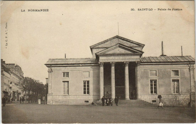 Carte postale ancienne Saint-Lo - Palais de Justice à Saint-Lô