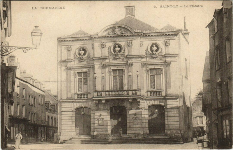Carte postale ancienne Saint-Lo - Le Théatre à Saint-Lô