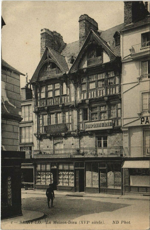 Carte postale ancienne Saint-Lo -La Maison-Dieu à Saint-Lô