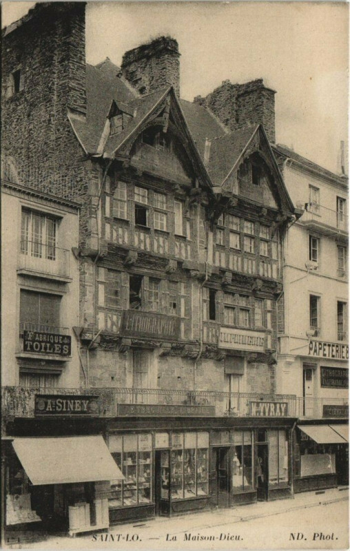 Carte postale ancienne Saint-Lo - La Maison Dieu à Saint-Lô
