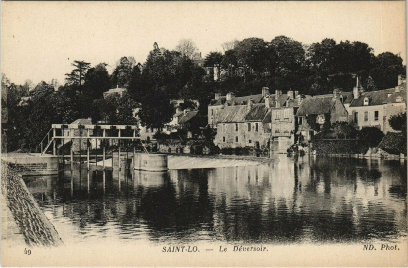 Carte postale ancienne Saint-Lo - La Deversoir à Saint-Lô