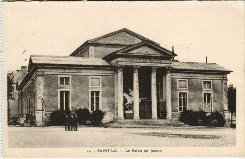 Carte postale ancienne Saint-Lo - Le Plais de Justice à Saint-Lô