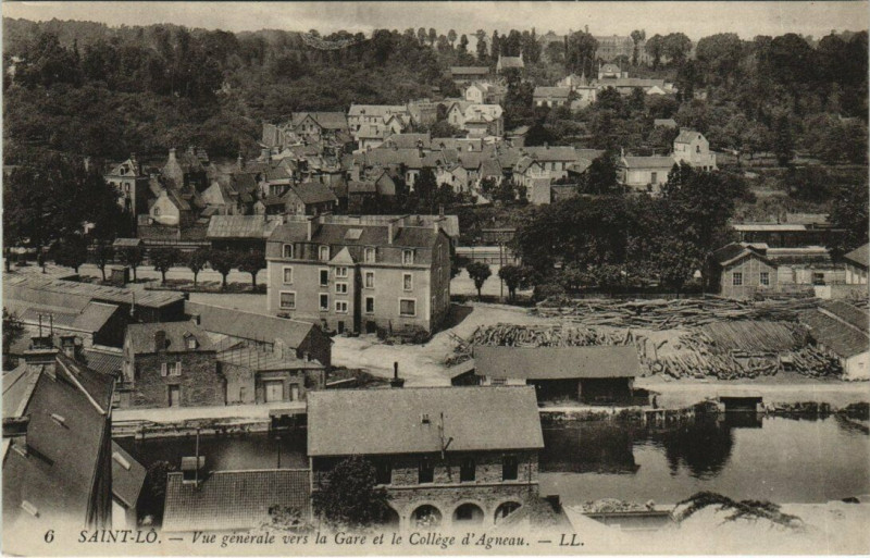 Carte postale ancienne Saint-Lo - Vue générale Vers la Gre et le College d'Agneau à Saint-Lô