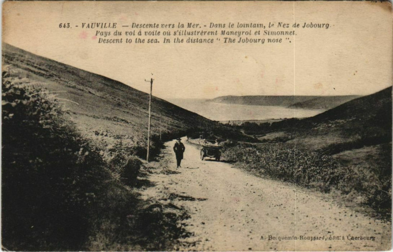 Carte postale ancienne Vauville - Descente Vers la Mer à Ver
