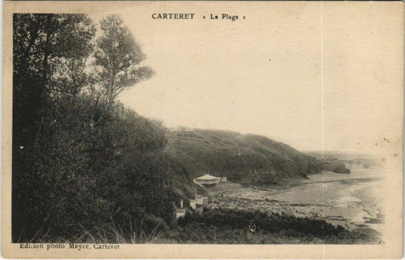 Carte postale ancienne Carteret - Falaises - Le Pas du Geant