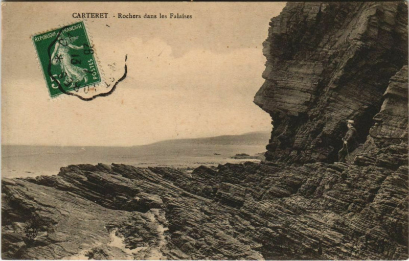 Carte postale ancienne Carteret - Jetéeet Pointe de Carteret