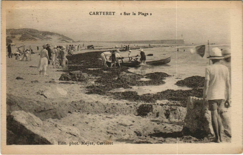 Carte postale ancienne Carteret - Sur la Plage