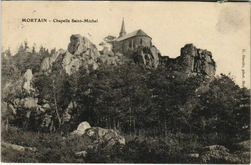 Carte postale ancienne Mortain - Chapelle Saint-Michel
