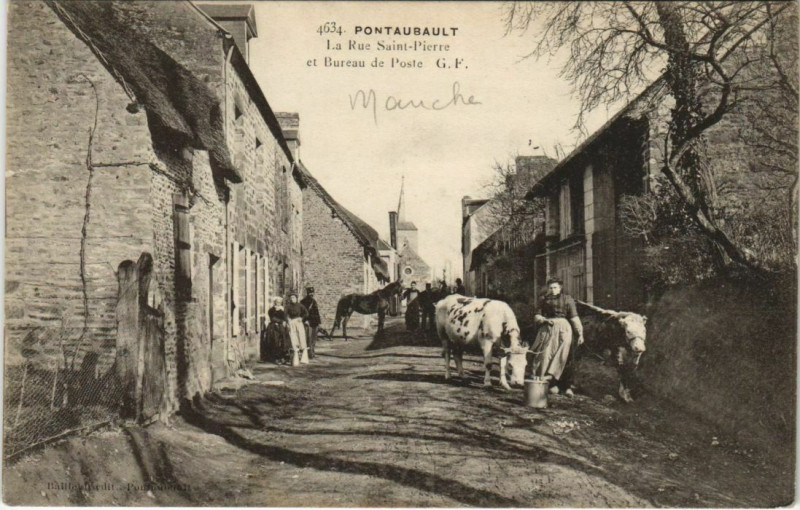 Carte postale ancienne Pontaubauet - La Rue Saint-Pierre