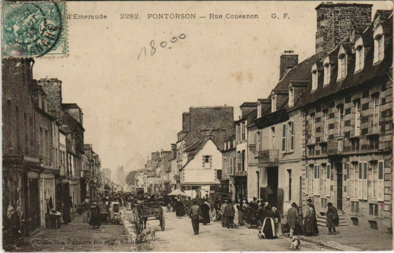 Carte postale ancienne Pontorson - Rue Couesnon à Pontorson