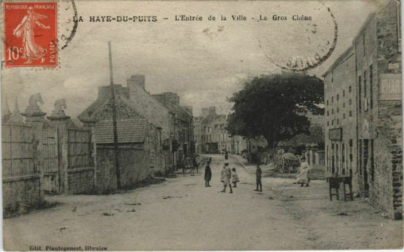 Carte postale ancienne La Haye-du-Puits - L'Entrée de la Ville à La Haye