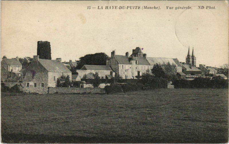 Carte postale ancienne La Haye-du-Puits - Vue générale à La Haye
