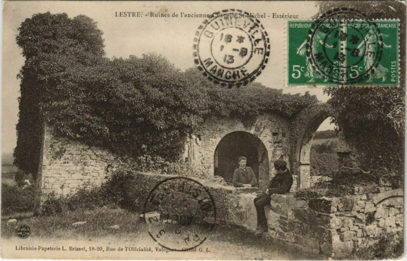Carte postale ancienne Lestre - Ruines de l'Ancienne Chapelle à Lestre