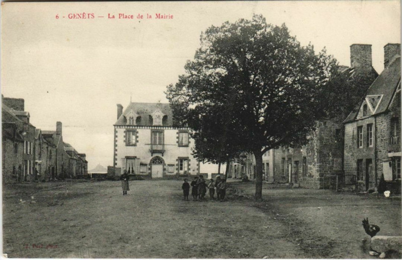 Carte postale ancienne Genets - La Place de la Mairie à Genêts