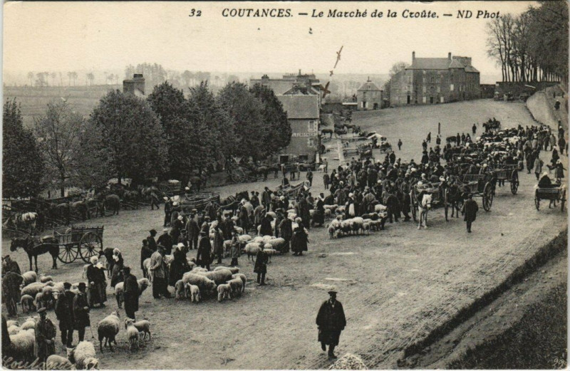 Carte postale ancienne Coutances Le Marché de la Croute à Coutances