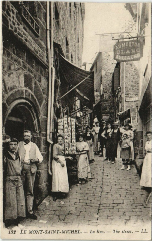 Carte postale ancienne Mont-Saint-Michel La Rue
