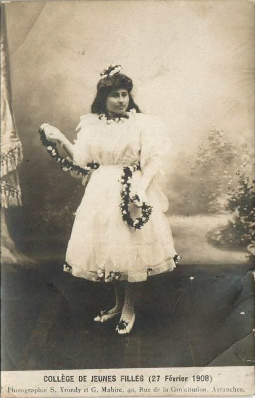 Carte postale ancienne Avranches College de Jeunes Filles à Avranches