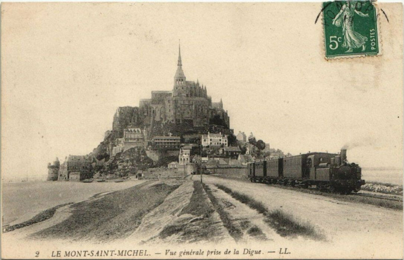 Carte postale ancienne Le Mont-Saint-Michel - Vue générale prise de la Digue au Mont-Saint-Michel