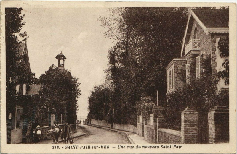 Carte postale ancienne Saint-Pair-sur-Mer-Une rue du nouveau Saint-Pair à Saint-Pair-sur-Mer