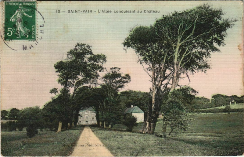 Carte postale ancienne Saint-Pair-L'Allée conduisant au Chateau