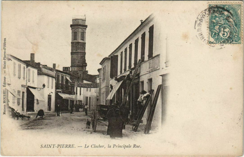 Carte postale ancienne Saint-Pierre-La Clocher la Principale Rue