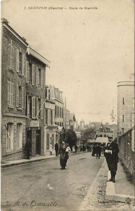 Carte postale ancienne Saint-Pair-Route de Granville à Granville