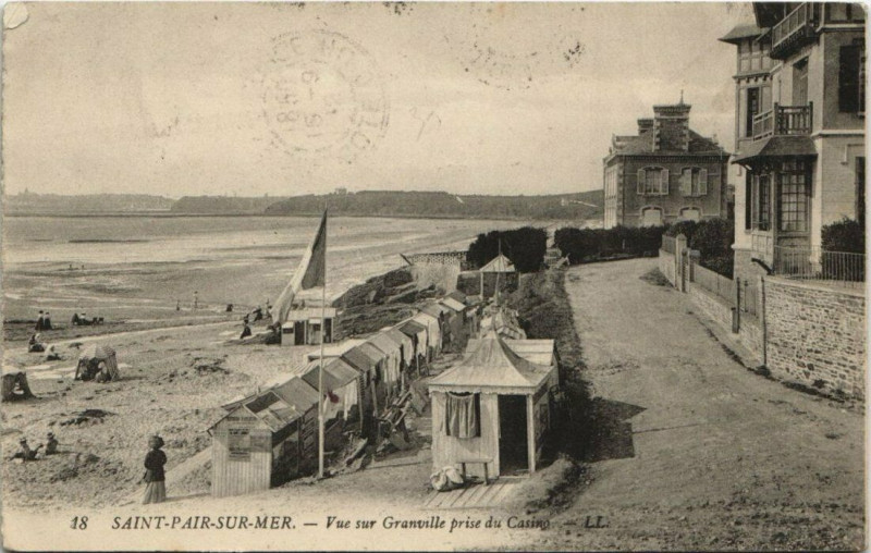 Carte postale ancienne Saint-Pair-sur-Mer-Vue sur Granville prise du Casino à Granville