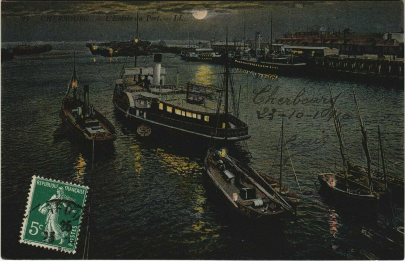 Carte postale ancienne Cherbourg - L'Entrée du Port