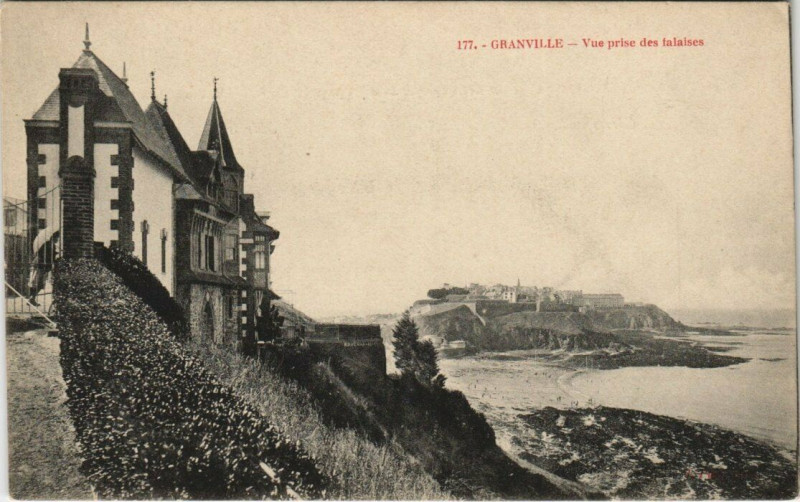 Carte postale ancienne Granville - Vue prise des falaises à Granville