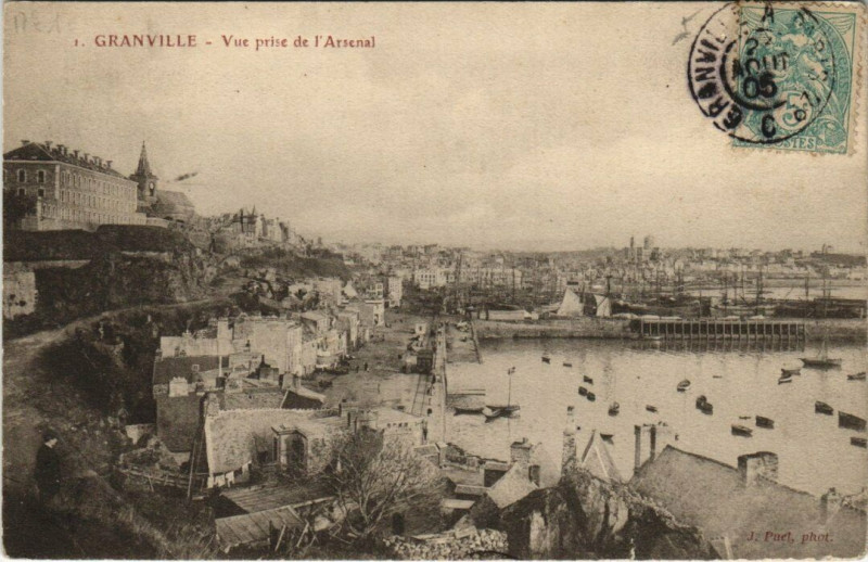 Carte postale ancienne Granville - Vue prise de l'Arsenal à Granville