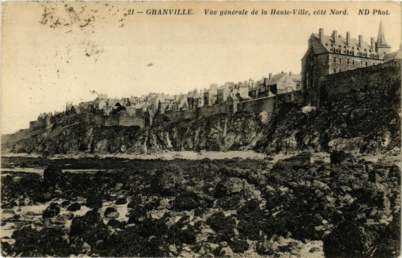 Carte postale ancienne Granville Vue générale de la Haute-Ville à Granville