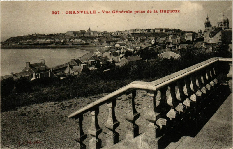 Carte postale ancienne Granville Vue générale prise de la Huguette à Granville