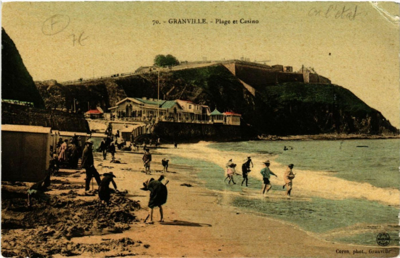 Carte postale ancienne Granville - Plage et Casino à Granville