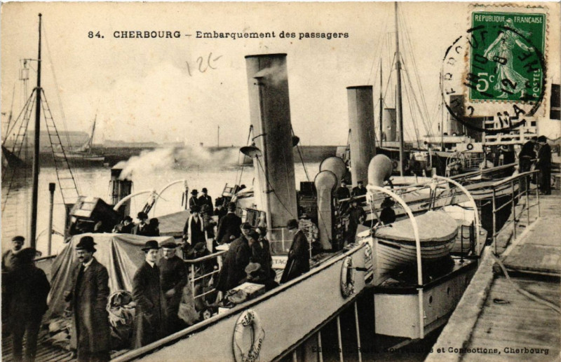 Carte postale ancienne Cherbourg - Embarquement es passagers à Ger