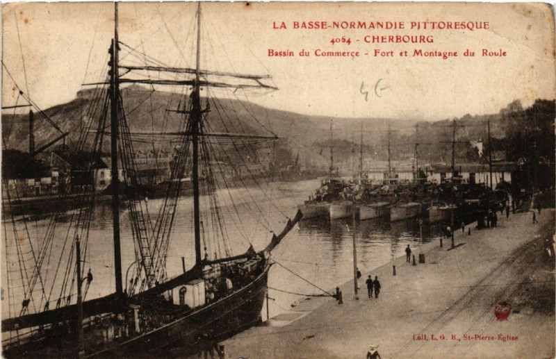 Carte postale ancienne Cherbourg - Bassin de Commerce - Fort et Montagne du Roule