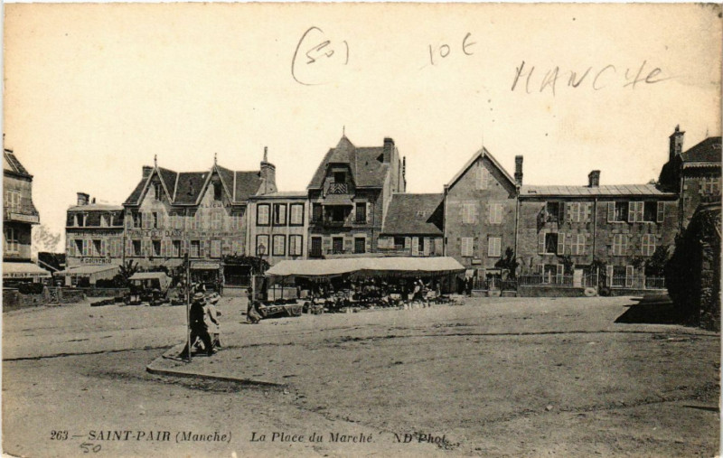 Carte postale ancienne Saint-Pair(Manche) - La Place du Marché