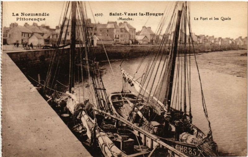 Carte postale ancienne La Normandie-Saint-Vaast la-Hougue (Manche) - Le Port et les Quais à Saint-Vaast-la-Hougue