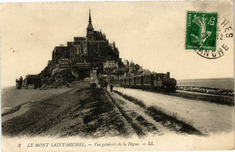 Carte postale ancienne Le Mont-Saint-Michel - Vue générale de la Digue au Mont-Saint-Michel